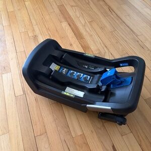 Nuna PIPA car seat base